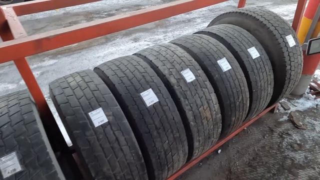 Буксуют на ледяной стоянке. Нарезал ведущую резину смотреть онлайн