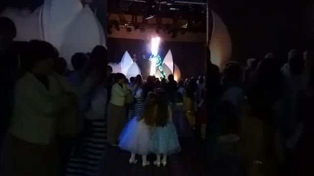 Новогодний утренник нашей дочки. смотреть онлайн