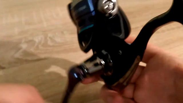 Daiwa Revros E 1500A бюджетная катушка для ультралайта/лайта