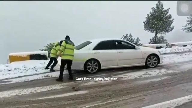 Mehran Rocked Crown Shocked | Murree Snow Fall 2022 | Murree Weather Today | Murree Live Today смотреть онлайн