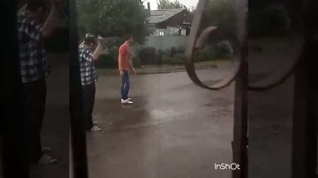 Танцы под дождем смотреть онлайн