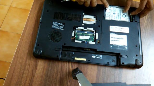 how to remove hard disk of toshiba satellite c660 laptop смотреть онлайн