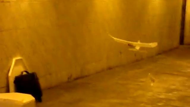 Полёты в подземном переходе смотреть онлайн