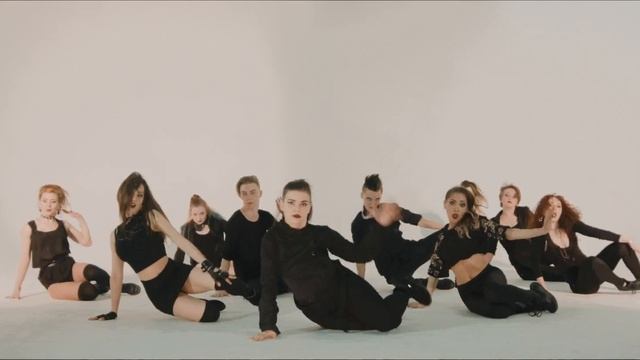 Fam.Factory - Mommy Complex by Peaches смотреть онлайн