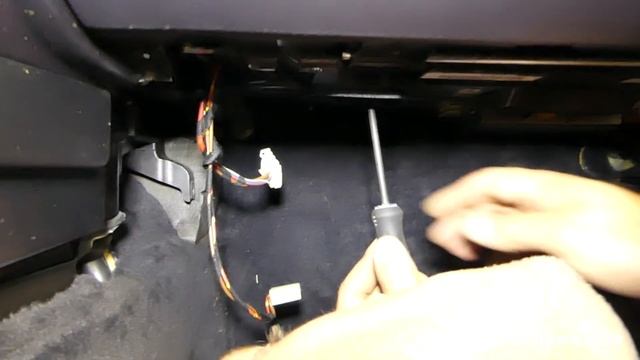 BMW E65 E66 BLOWER FAN RESISTOR REPLACEMENT REMOVAL FAN NOT BLOWING смотреть онлайн