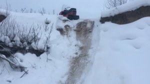 *Буран* преодолел крутой подъем.