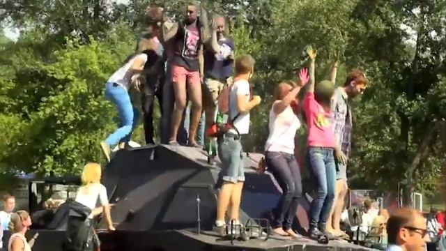 фестиваль красок Холи в Киеве 09.08.2014 смотреть онлайн