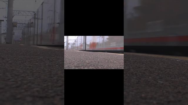поезд ласточка летит на скорости смотреть онлайн