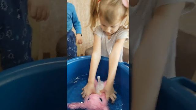 Обзор игрушки. |Scruffa Luvs| Найти нас неряшливый сделай нас пушистыми | Кого ты спасешь? смотреть онлайн