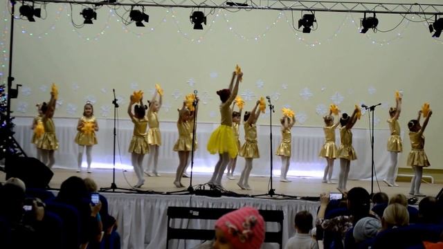 Танец "Светит солнышко для всех" Хореографическое отделение второй год обучения смотреть онлайн