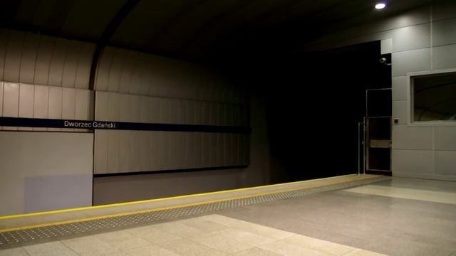 Pentax K-5 18-55 mm WR test video - Warsaw Subway 2011-07-30 смотреть онлайн