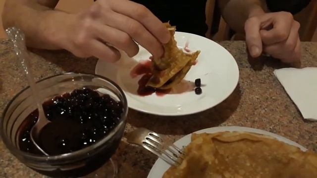 Кушаем блинчики со смородиновым вареньем / МУКБАНГ / Смородина с нашего сада / НАША ДАЧА смотреть онлайн