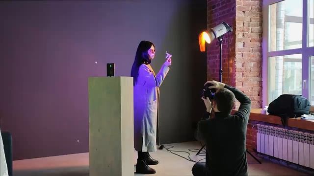 Бэкстейдж. Фотосессия с неоновым светом и минимальным бюджетом в обычной фотостудии смотреть онлайн