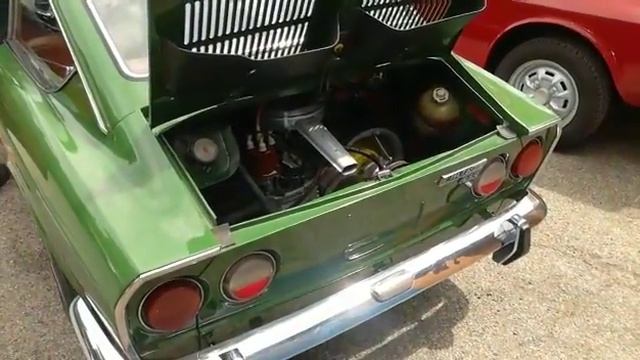 Fiat 850 Sport vert anglais - Jantes Fergat смотреть онлайн