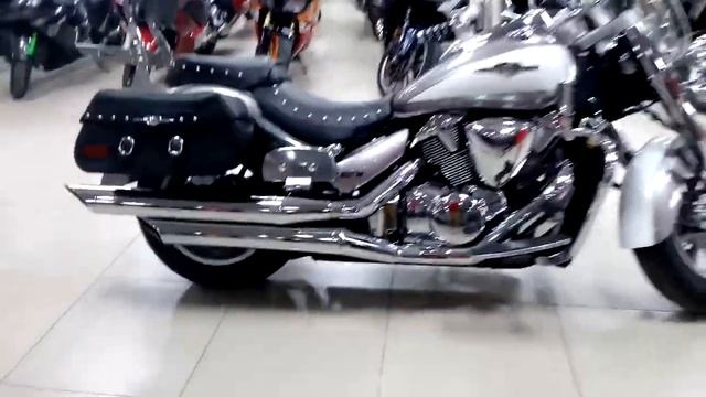мотоцикл SUZUKI C109RT BOULEVARD VLR1800 INTRUDER арт.U73147 мотосалон Мегамото смотреть онлайн