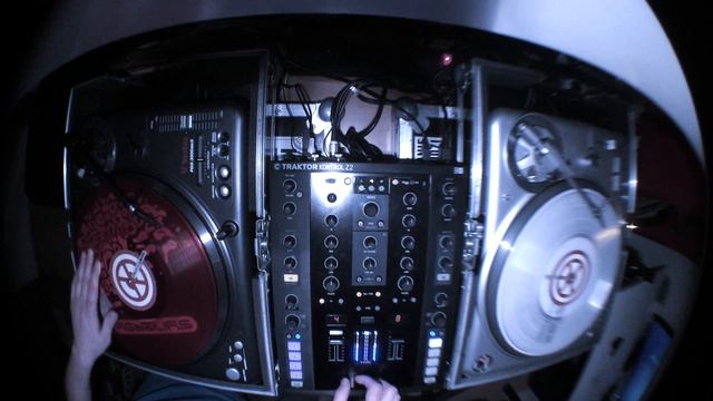 Beat Juggling - Vestax PDX 3000 mk2 & Kontrol Z2 смотреть онлайн