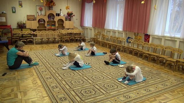 Игровая партерная гимнастика "Веселые гуси". Малыши 2-3 года. Начало обучения. смотреть онлайн