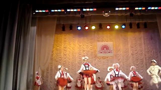 Хореограф.студия Весна "школьная полька" Химки 2009 смотреть онлайн