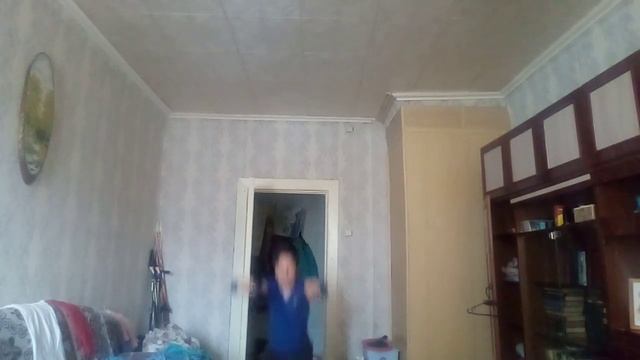 Занятие спортом дома во время карантина. смотреть онлайн