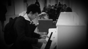 Виртуоз на пианино!Крутая игра на рояле