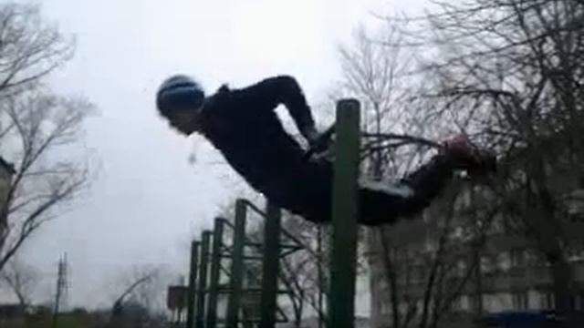 горизонтальный упор под турником смотреть онлайн
