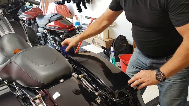 Paint protection film application to Harley Davidson Pannier смотреть онлайн