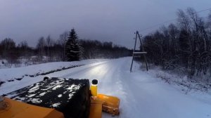 ТРАКТОР КИРОВЕЦ. ТРАКТОР К 700. С ПЕРЕДНИМ ОТВАЛОМ. ЧИСТИТ СНЕГ