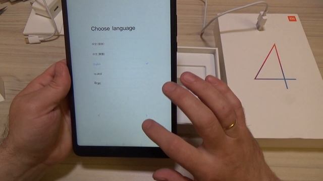 Xiaomi mi Pad 4 - Распаковка Китайской версии и установка Play и клавиатуры. смотреть онлайн