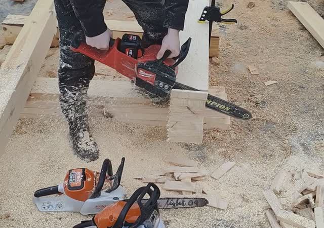 Аккумуляторная цепная пила Milwaukee 2727 (fchs), stihl msa220 и stihl 182 смотреть онлайн