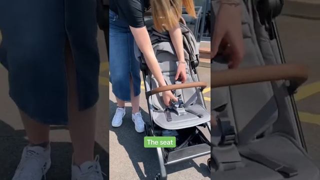 This one is highly requested ❤️ Which one is your favourite - Joolz Aer+ or Bugaboo Butterfly? ✨