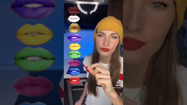 Девушки выбирают цвет помады помада макияж губы смотреть онлайн