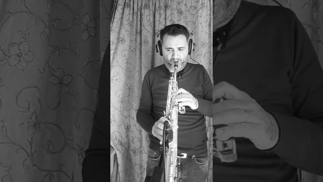 Danilo Guido plays his Borgani Half Curved Soprano Sax Pearl Silver. смотреть онлайн