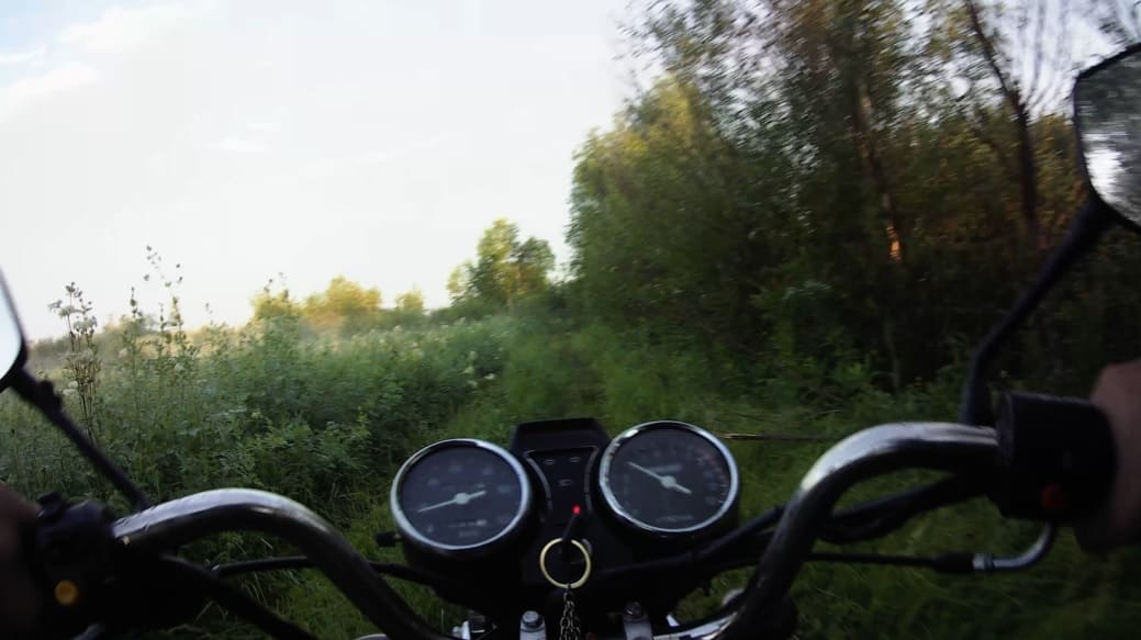 На альфе по грязи. Чуть не убился. Поездка на рыбалку. смотреть онлайн