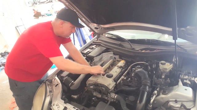 Glove Up & F'n Do It! SLK230 Project Ep 3 Spark Plugs for All смотреть онлайн
