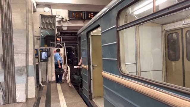 Номерной с маршрутом 41 на станции Медведково смотреть онлайн