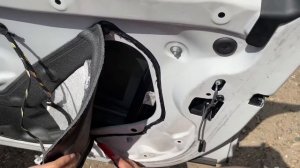 Replacing BMW F20 Front driver door Actuator