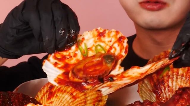 ENG SUB)Giant Spicy Octopus Scallops Steamed Eat Mukbang?Korean Seafood ASMR 후니 Hoony Eatingsound