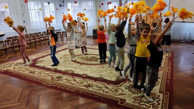 Танец с листьями смотреть онлайн