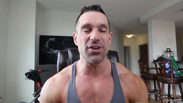 How to Train and Eat During Ramadan. Keep Your Gains While Fasting!!! смотреть онлайн