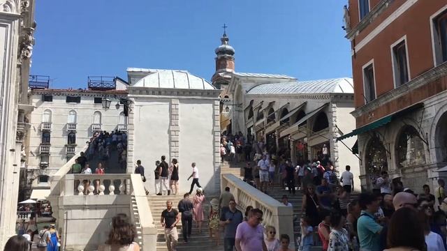 Rialto Bridge, Venice | allthegoodies.com смотреть онлайн