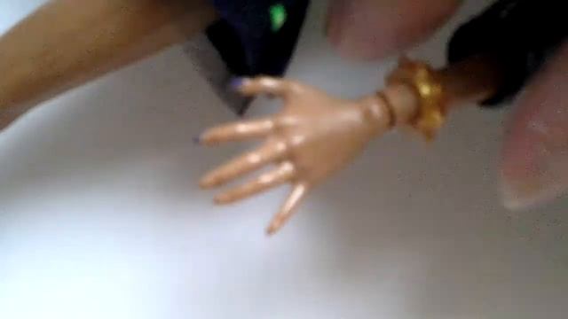 Как покрасить кукле ногди окуратно смотреть онлайн