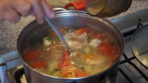 Еда для диабетиков. Готовим вкусный суп с куриными бёдрами и овощами