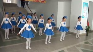 Танец стюардесс Воздушный экипаж  Детский танцевальный коллектив Журавлик
