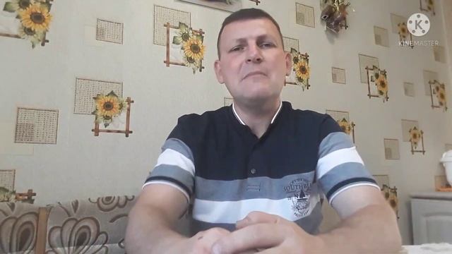 Анекдот: В парижском кафе посетитель одну за другой... смотреть онлайн