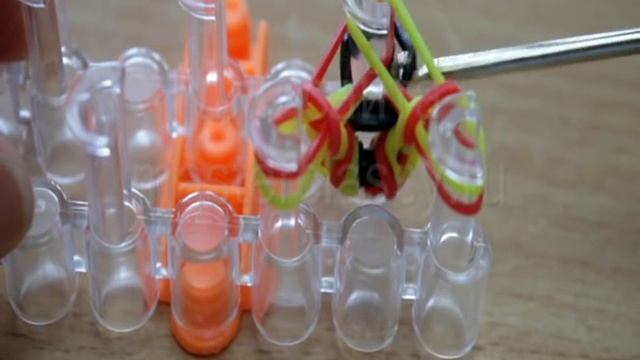 Плетение браслета «Шодди» из резинок Loom смотреть онлайн