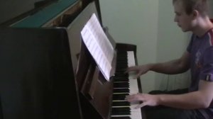 Дейви Джонс играет на Органе