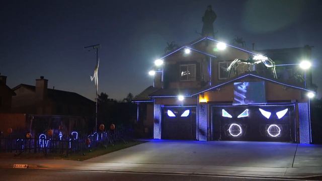 This Is Halloween - Halloween Light Show House 2020 Riverside, CA