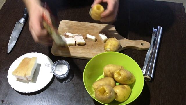 Рыбка + картошка на углях смотреть онлайн