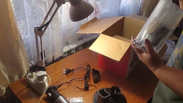 Распаковка — Блендер погружной BQ HB1231SS смотреть онлайн