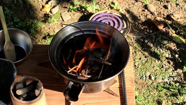 ホーボーストーブの火の起こし方と使い方 / 焚き火台 / ウッドストーブ / How to use Kelly kettle hobo stove / Twig stove / ASMR смотреть онлайн
